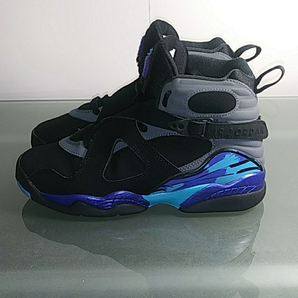 Kids blue and black Jordans kids size 5.5 youth B